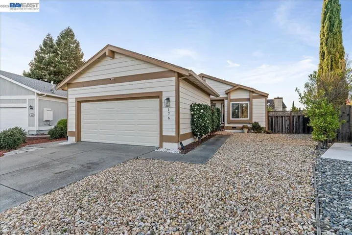 176 176 Bedford, Hercules, California 94547