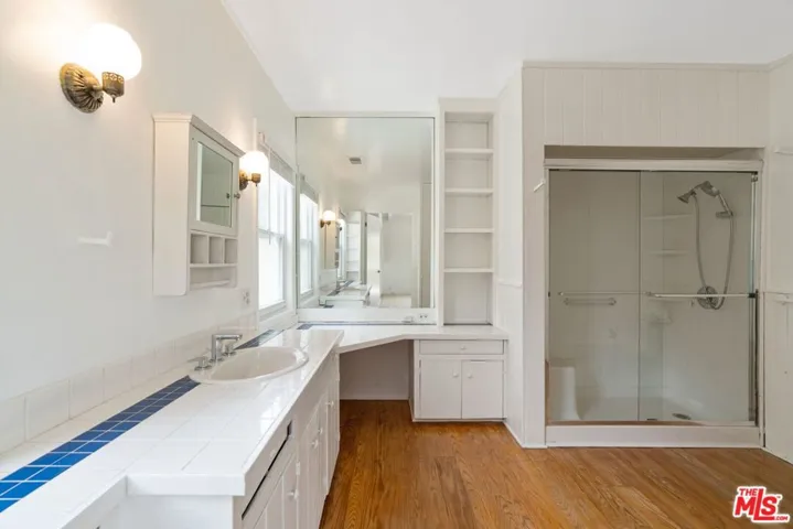 Primary En-Suite Bathroom