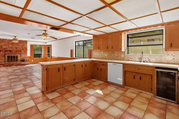 Kitchen & Living Room