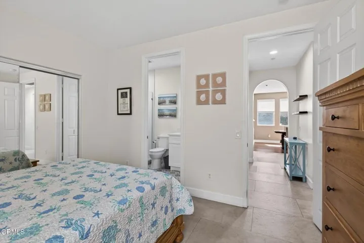 40-web-or-mls-UpmarketMedia-2035Lon-057