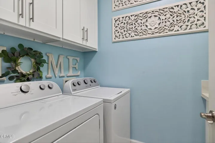 54-web-or-mls-UpmarketMedia-2035Lon-043