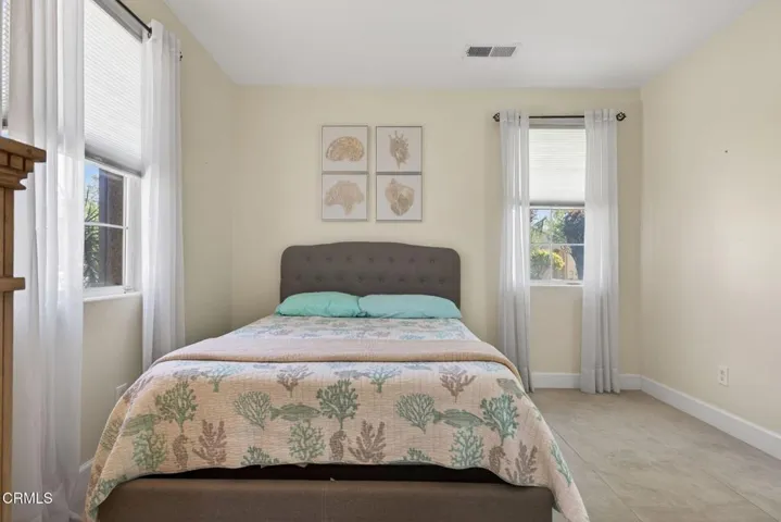 46-web-or-mls-UpmarketMedia-2035Lon-073