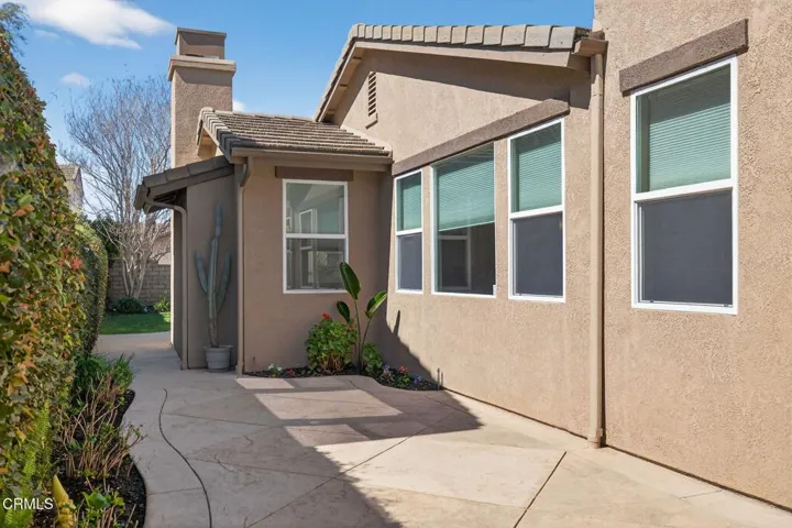 64-web-or-mls-UpmarketMedia-2035Lon-172
