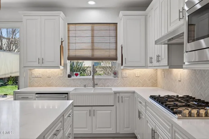 19-web-or-mls-UpmarketMedia-2035Lon-149