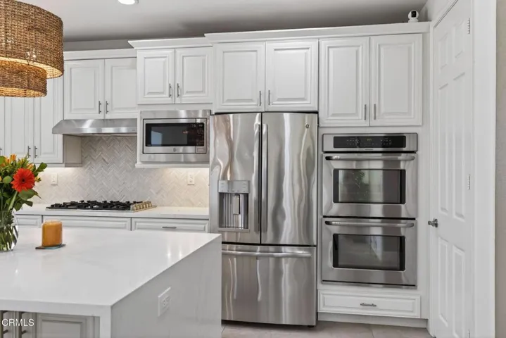 18-web-or-mls-UpmarketMedia-2035Lon-146