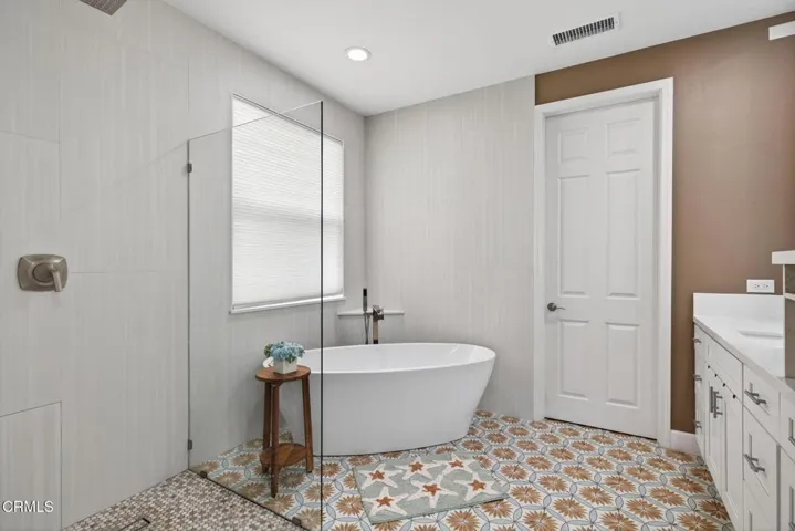 32-web-or-mls-UpmarketMedia-2035Lon-021