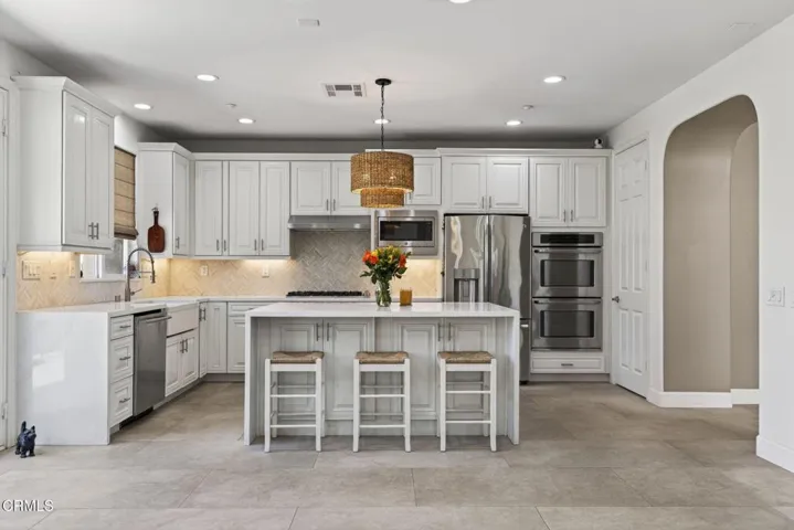 16-web-or-mls-UpmarketMedia-2035Lon-141