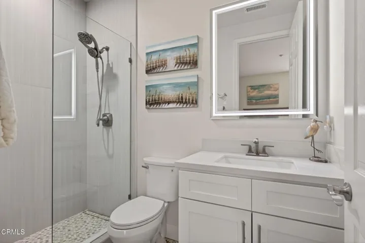 41-web-or-mls-UpmarketMedia-2035Lon-060