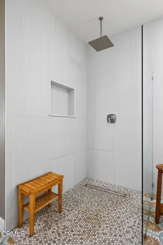 34-web-or-mls-UpmarketMedia-2035Lon-030
