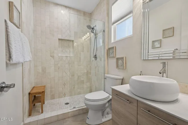 52-web-or-mls-UpmarketMedia-2035Lon-089