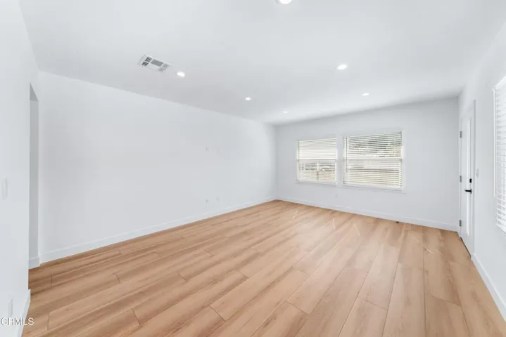 026_1258_mariposa_units_a_thru_e-149_300