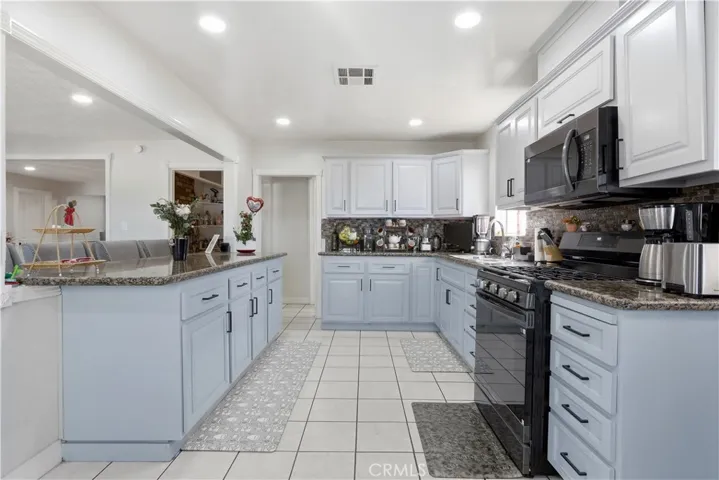 9257 Palmetto, Fontana, California 92335