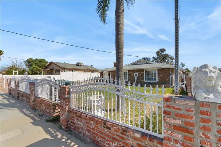 9257 Palmetto, Fontana, California 92335
