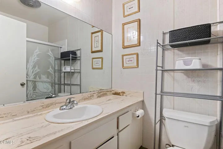 11-Bathroom