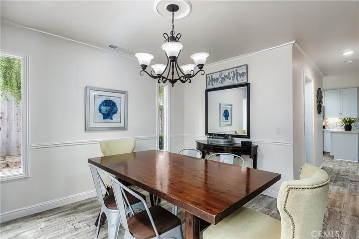 Dining room.