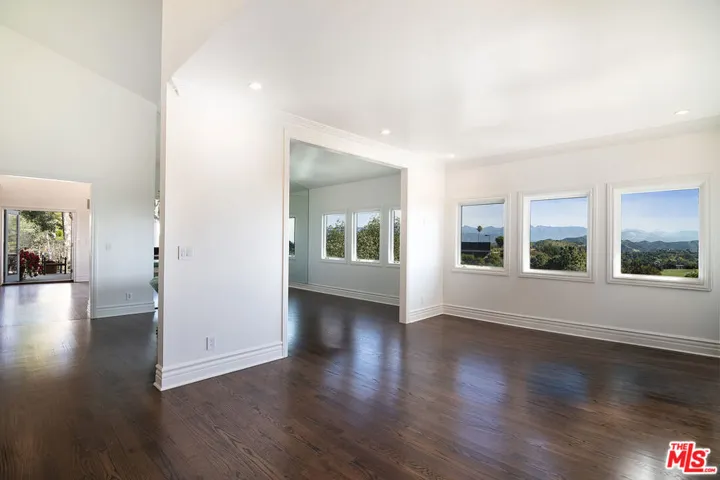 Sitting Area & Formal Dining