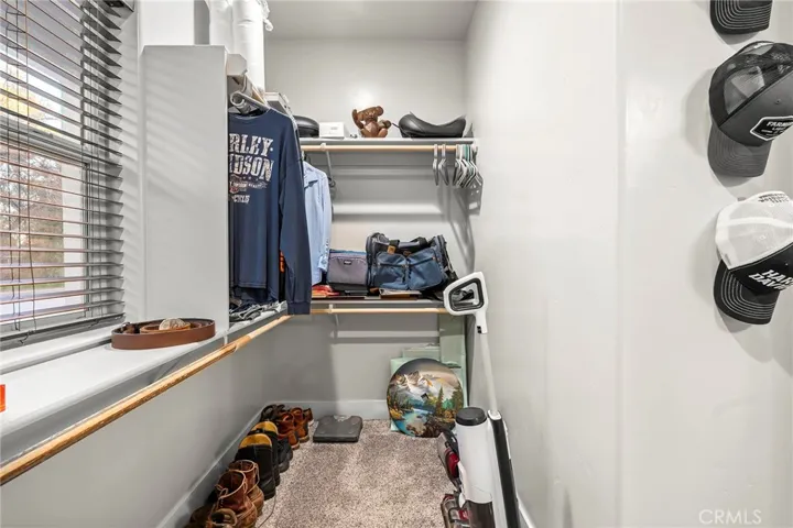 Walk-in closet
