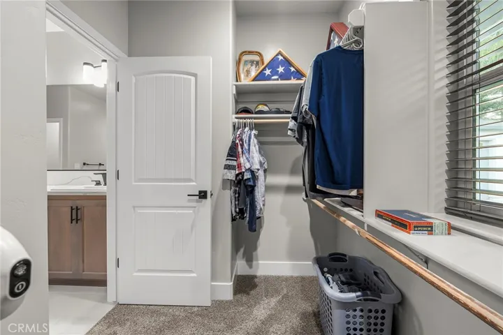 Walk-in closet