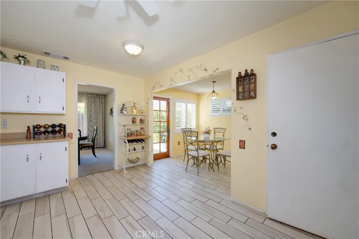 Kitchen looking towards the dinette.
