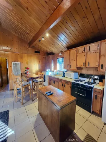 kitchen & dining