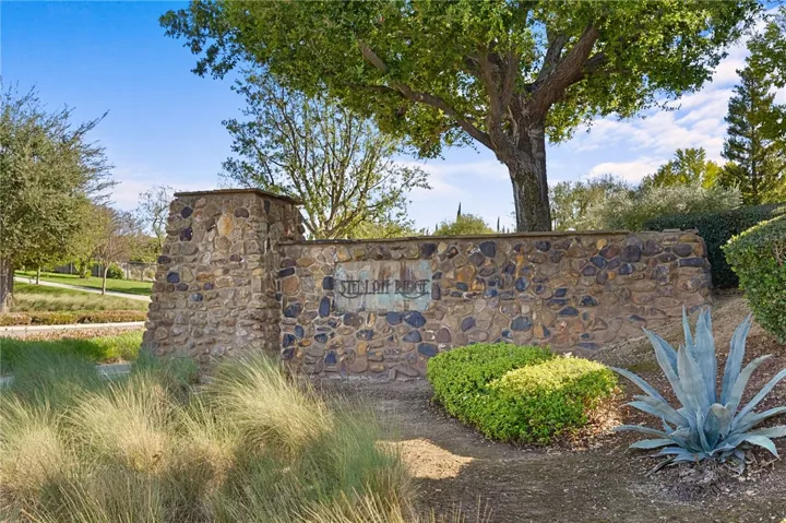 Stellan Ridge neighborhood monument