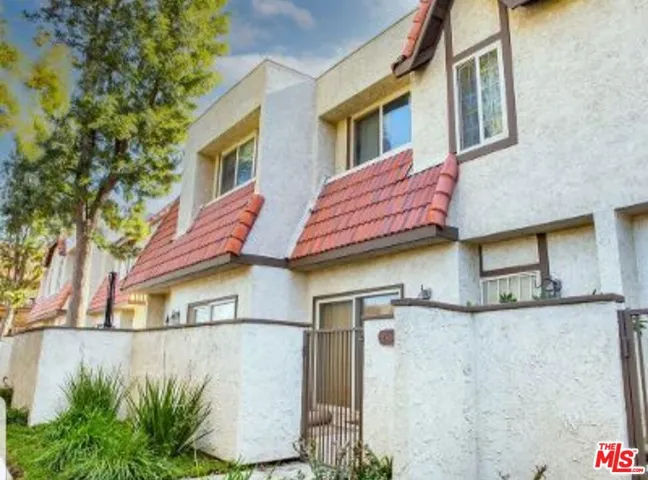 27656 Ironstone Drive 2, Canyon Country, California 91387