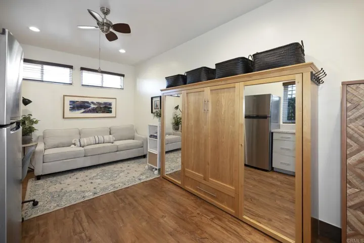 ADU STUDIO MURPHY BED