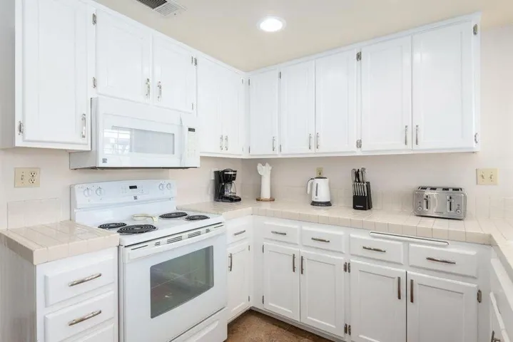 20241205205156110065000000-o