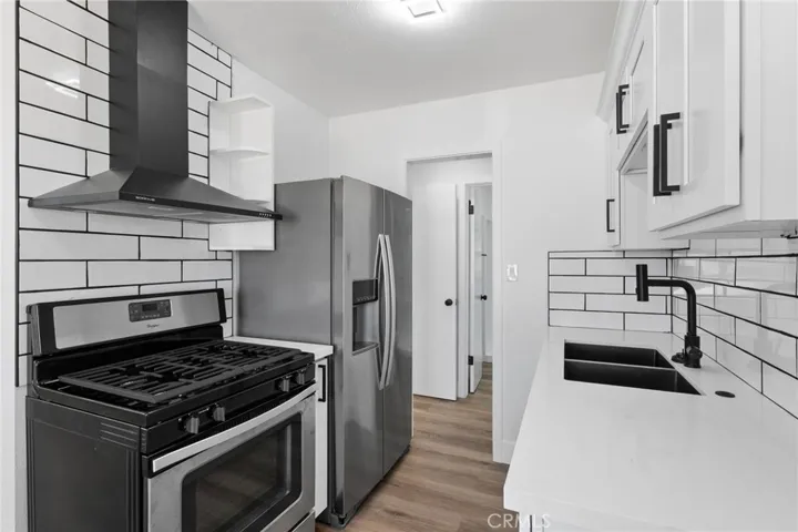 Back unit kitchen