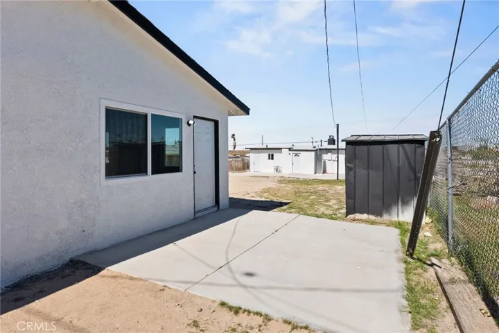 Back unit side yard