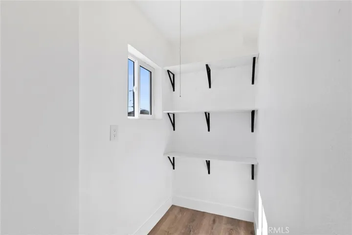 Front unit shelving space