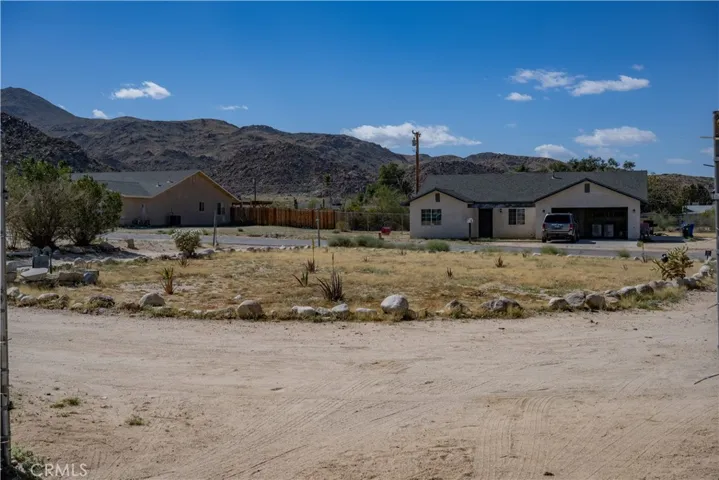 Horseshoe driveway