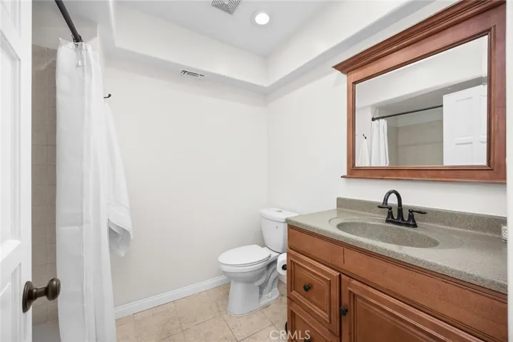 Upstairs Bathroom - services 2 bedrooms