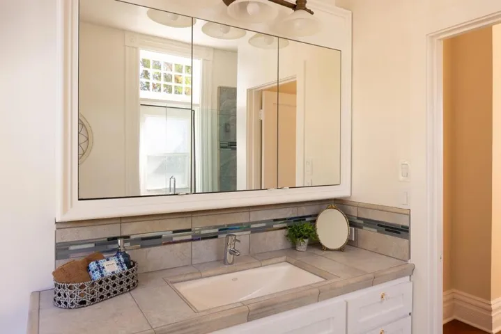 535 Highland Avenue, Santa Cruz, California 95060