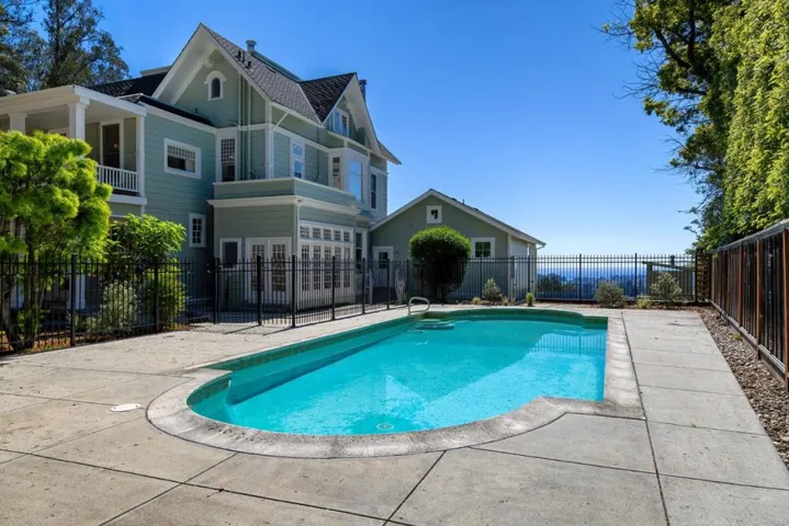 535 Highland Avenue, Santa Cruz, California 95060