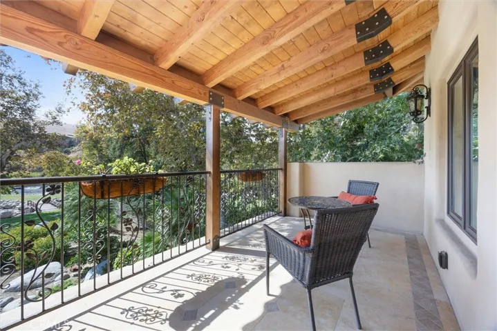 Guest bedroom facing river patio