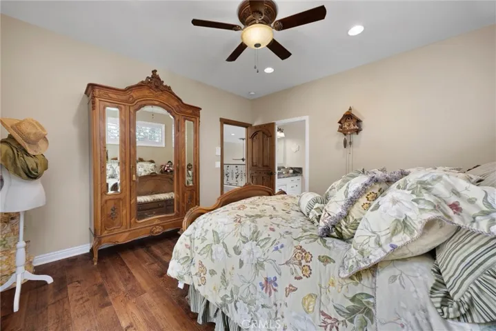 Guest bedroom facing driveway