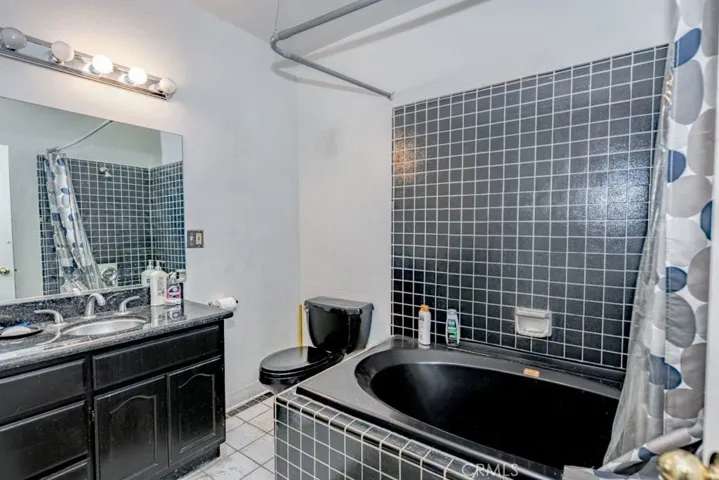 Guest Unit Bath