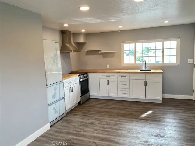 casita main living area and kitchen