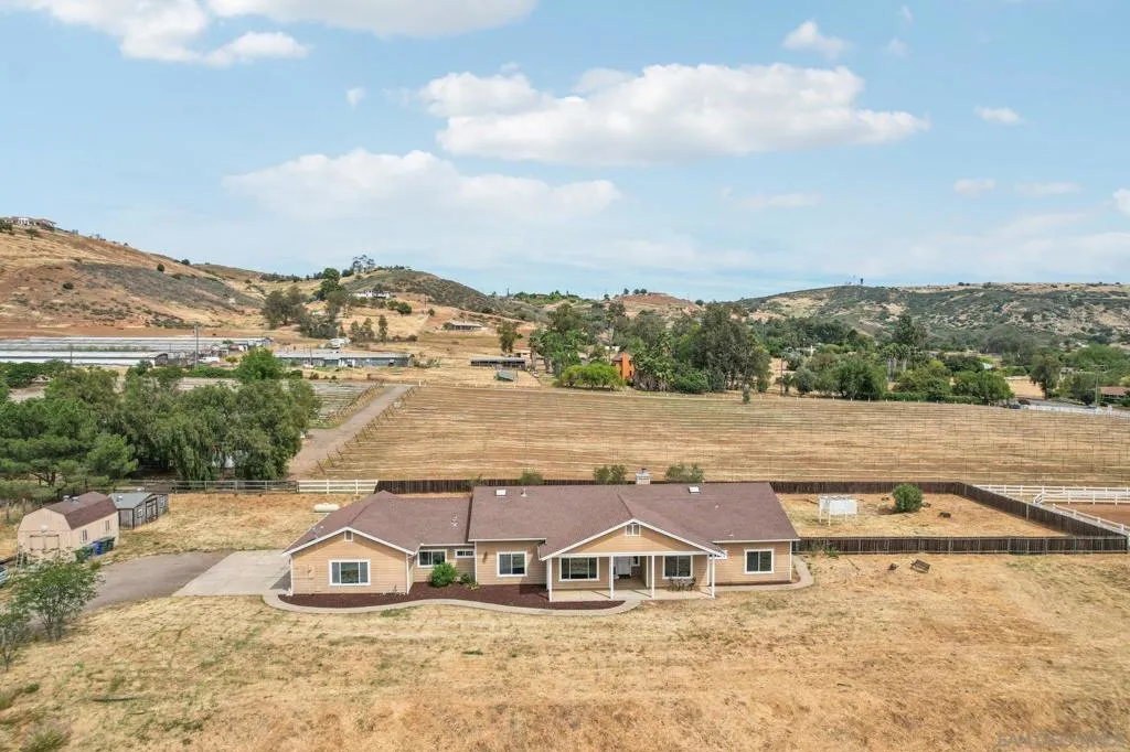 Ramona horse property