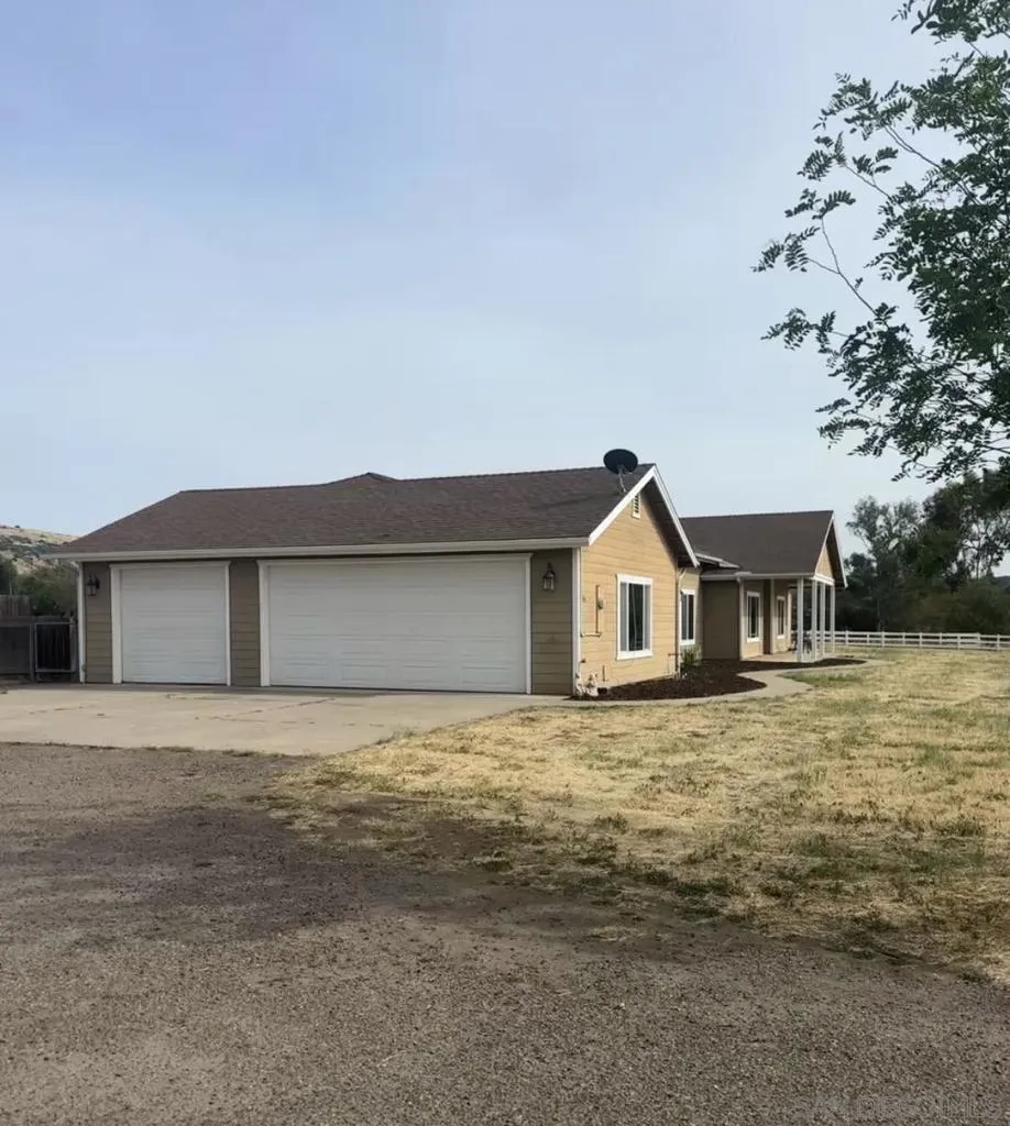 Spacious, finished inside, 3 Car garage