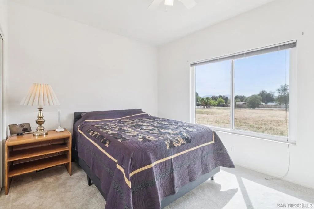homes with large bedrooms Ramona