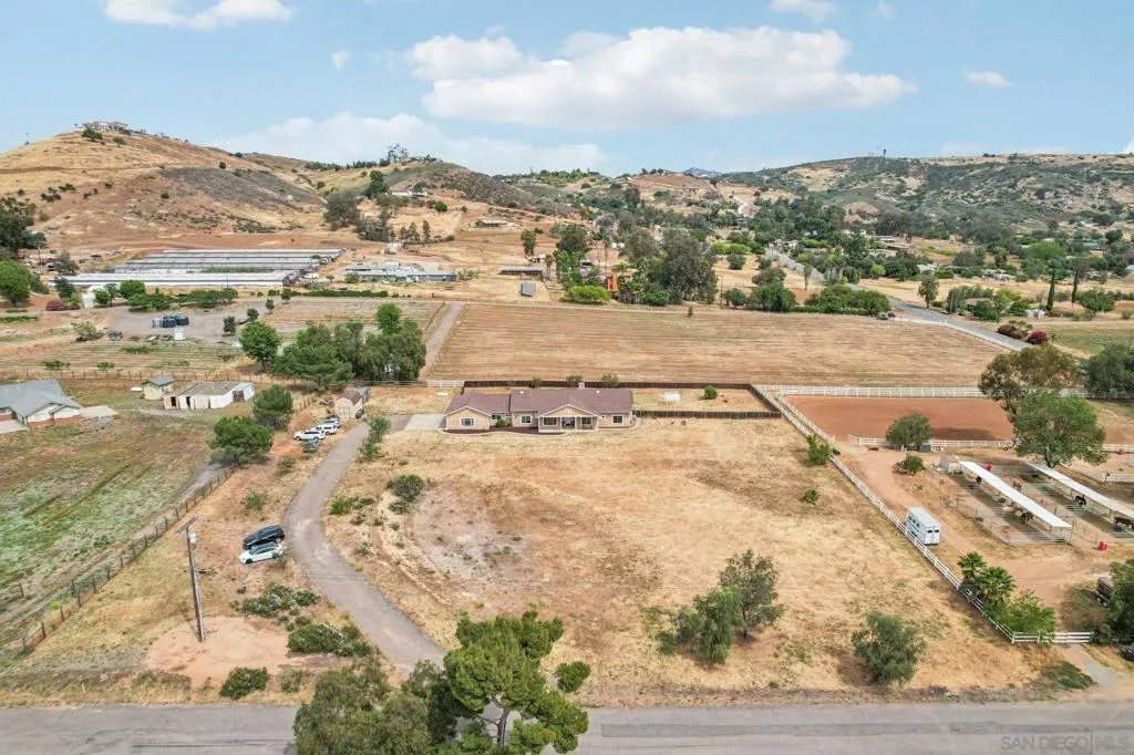Ramona homes with privacy