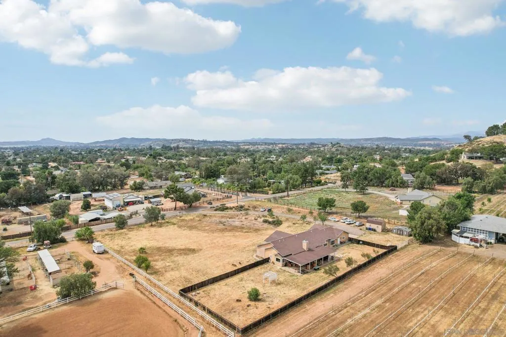Ramona home with mountain view