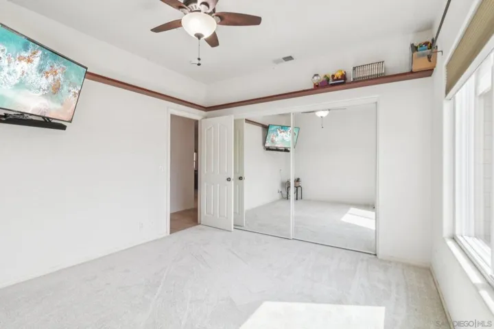 homes with large bedrooms Ramona
