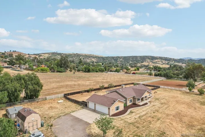 Ramona homes with 3 car garage