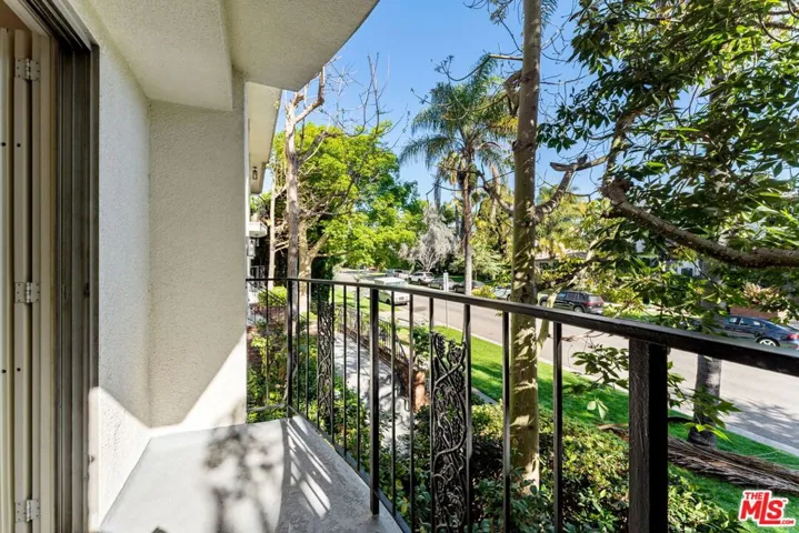 922 14th Sreet 111, Santa Monica, California 90403