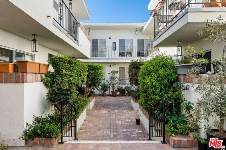 Building Courtyard
