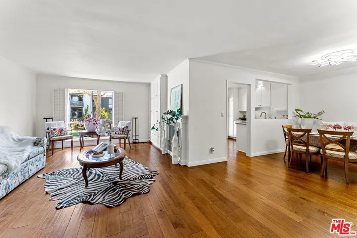 Living room with Street View