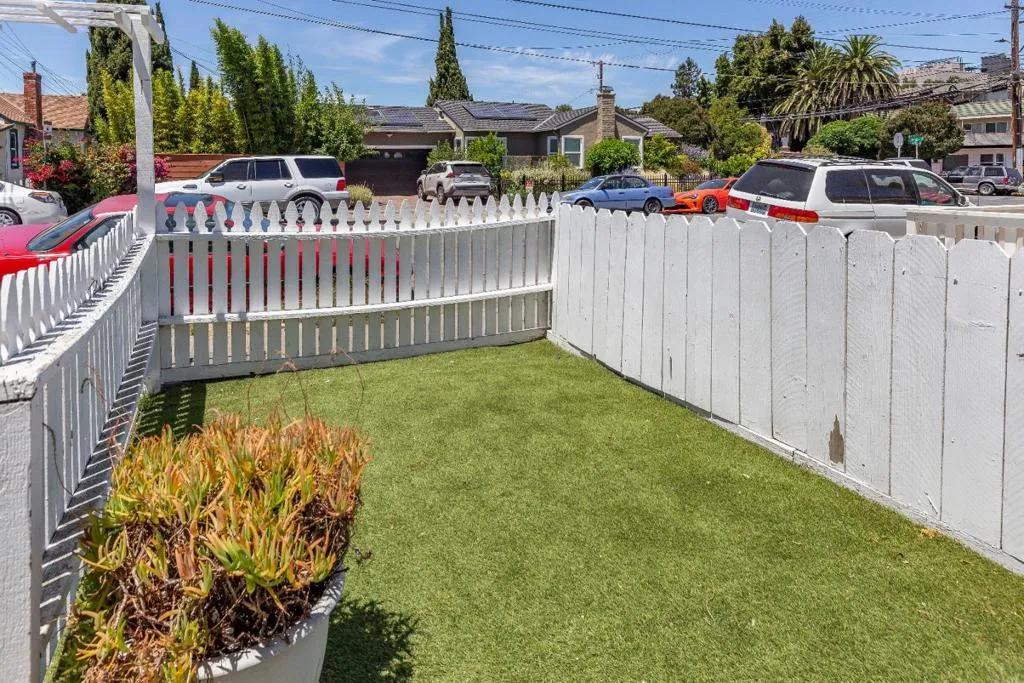 217 Madison Avenue, Redwood City, California 94061 — photo 4